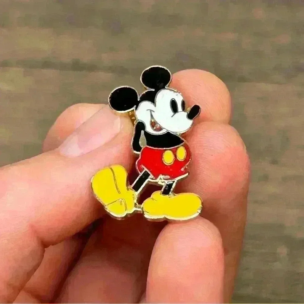 Vintage Disney Gold Tone Mickey Mouse Pin